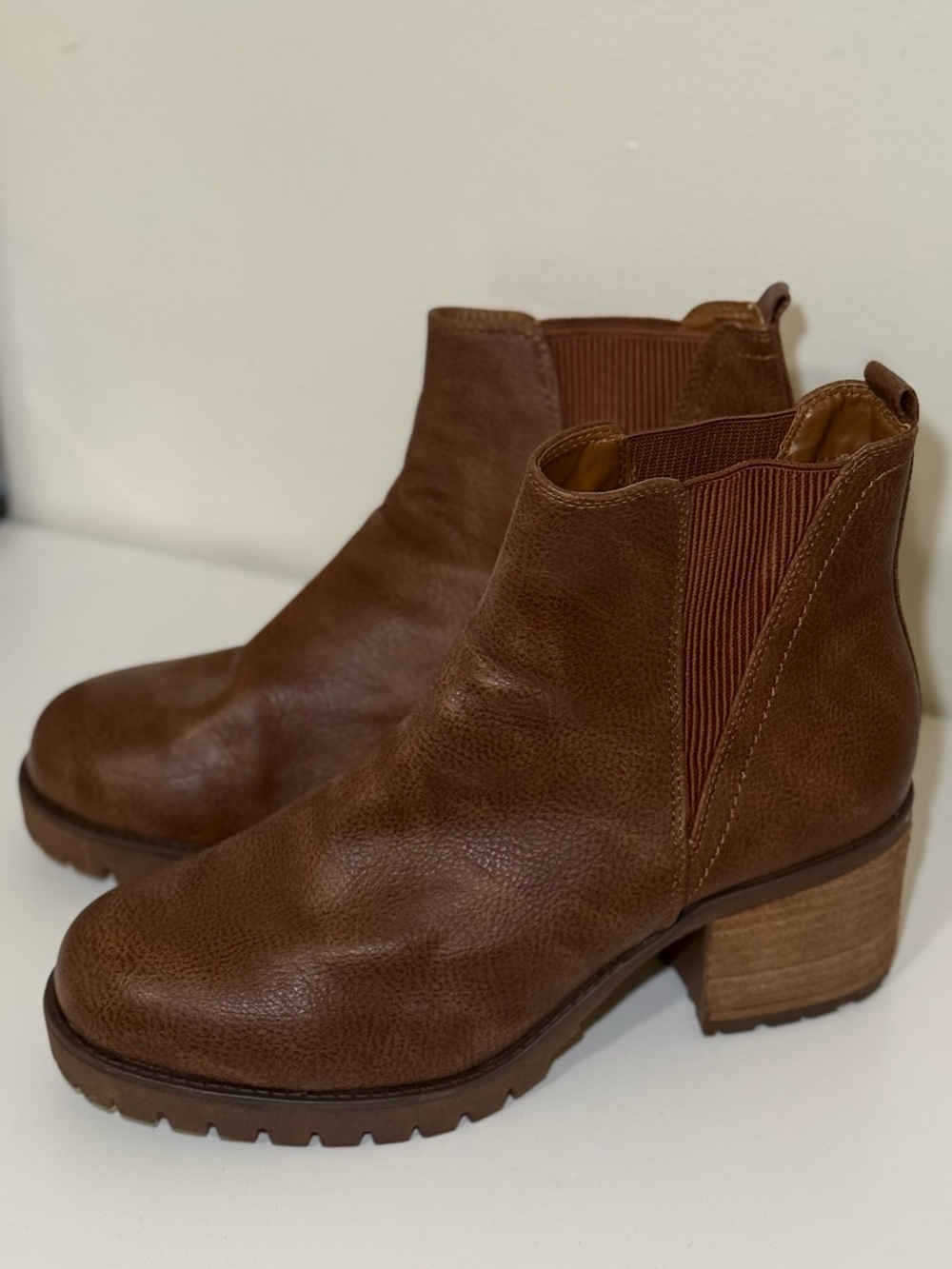 MIA Jody Women's Brown Chelsea Block Heel Boot Size 10